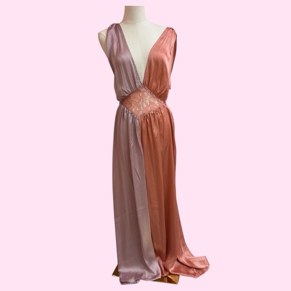 Two-tone Maxi Dress with Plunging V-neck and Flowing Skirt - Picture 1 of 6